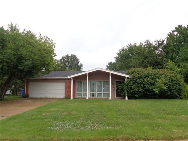 630 Milestone Drive, Florissant, MO 63033