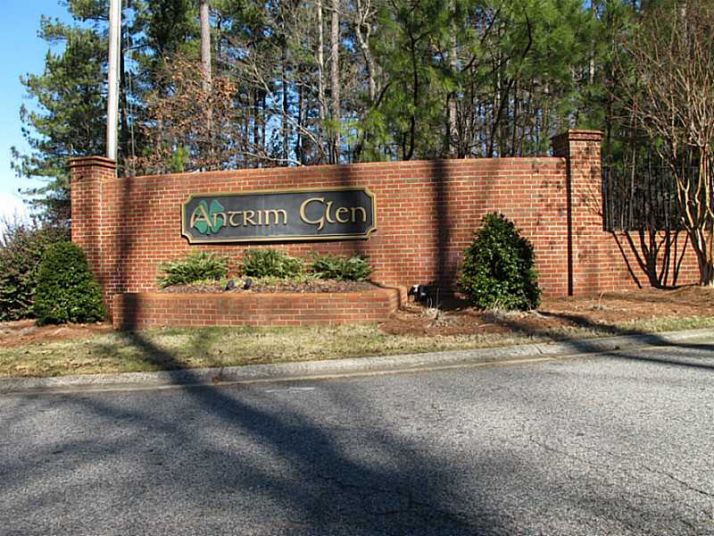 374 Antrim Glen Drive, Hoschton, GA 30548