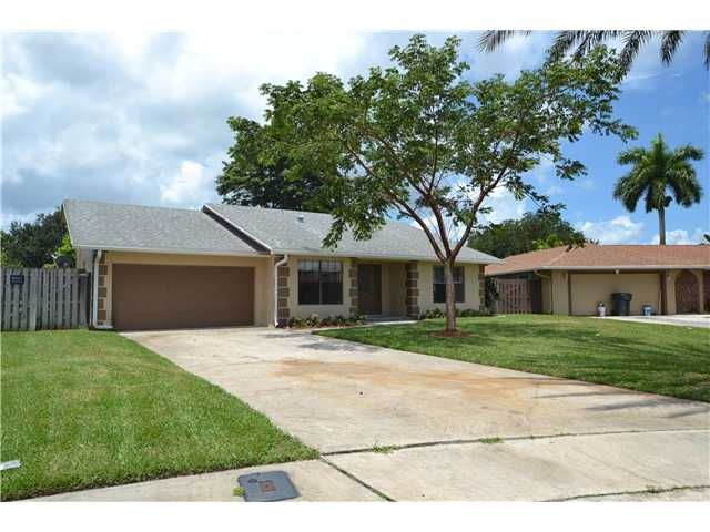 950 HICKORY TRAIL, West Palm Beach, FL 33414