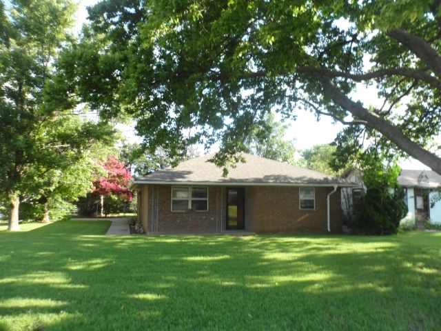 1306 W. Walnut Street, El Reno, OK 73036