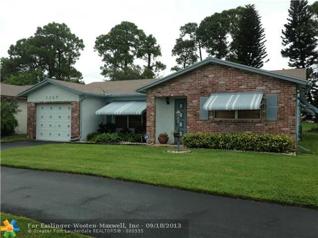 7187 E PINE MANOR DR, Lake Worth, FL 33467