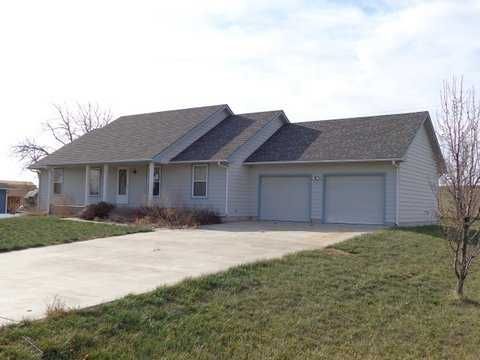 707 Pierce St, Maple Hill, KS 66507