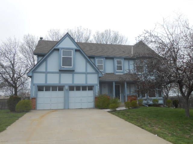 11821 W 128th St, Overland Park, KS 66213