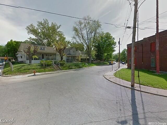 Phinney Ave, Alton, IL 62002