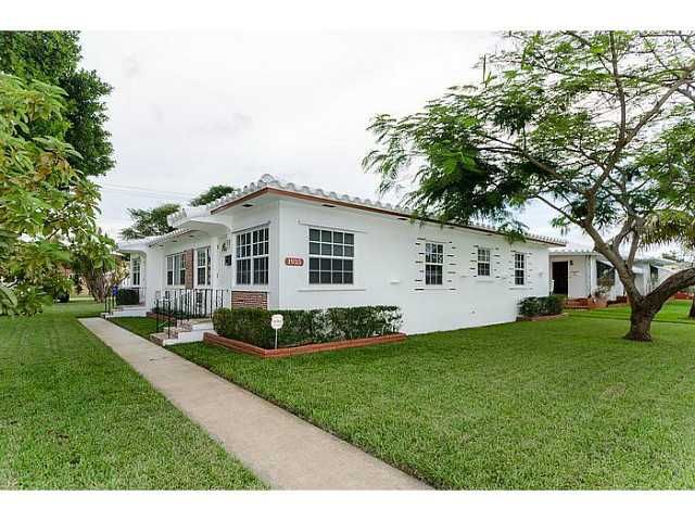 1935 BUCHANAN ST, Hollywood, FL 33020