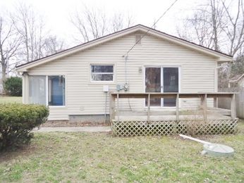 46546 Willis Rd, Belleville, MI 48111