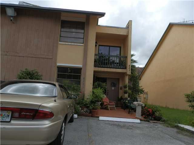 8421 NW 7 ST # 8421, Miami, FL 33126