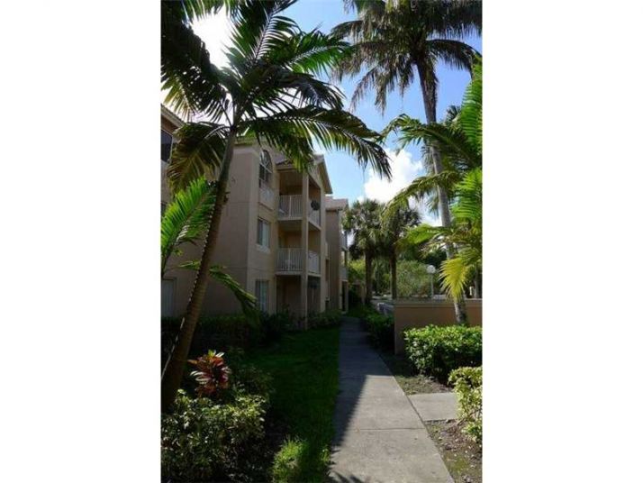 10421 SW 157 PL # 106, Miami, FL 33196