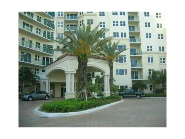 19900 E COUNTRY CLUB DR # TS11, Miami, FL 33180