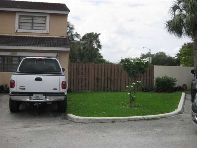 1099 SW 135 CT, Miami, FL 33184