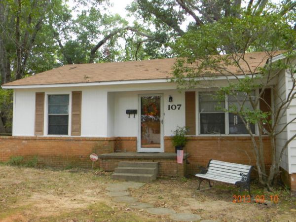 107 S. Dowling, Palestine, TX 75801