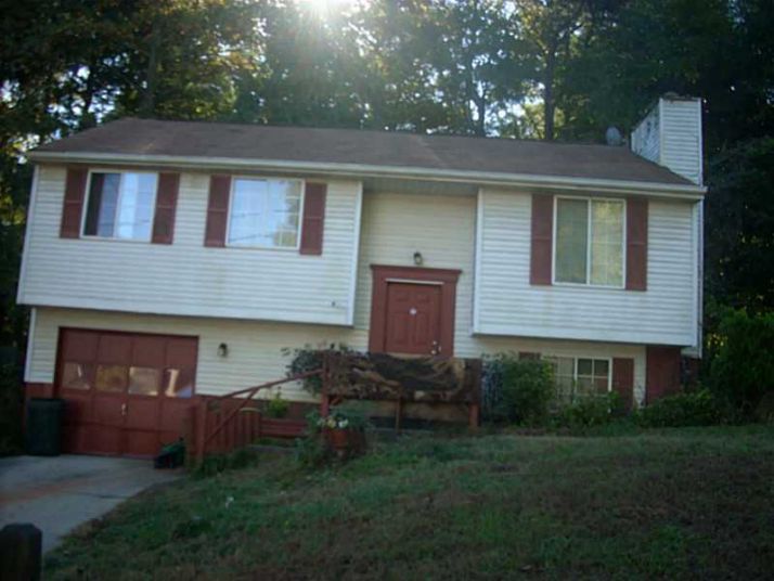 2076 E Scarbrough Drive E, Stone Mountain, GA 30087