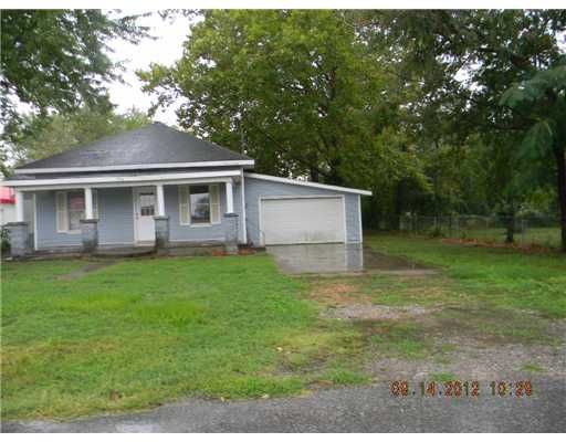 103 FT SMITH ST, Gravette, AR 72736