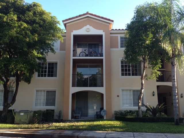 2103 RENAISSANCE BL # 1-205, Hollywood, FL 33025