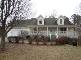 254 Falcon Crest Dr, Harrogate, TN 37752