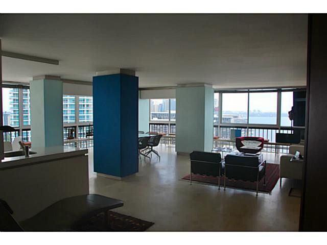 2333 BRICKELL AV # 2805, Miami, FL 33129