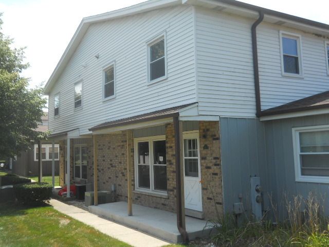 19507 116th Ave Apt B, Mokena, IL 60448