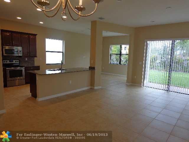 9136 SW 39 STREET, Hollywood, FL 33025