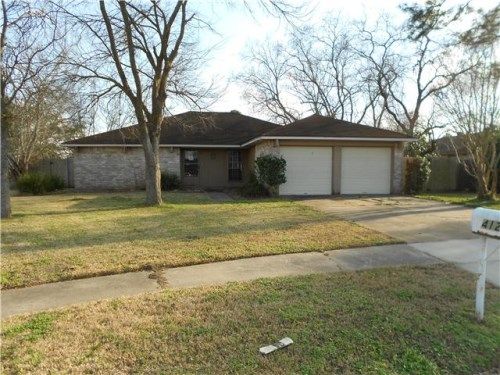 412 Broadmoor St, Friendswood, TX 77546