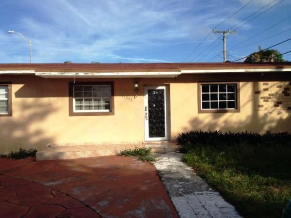 11335 Northwest 59th Avenue, Hialeah, FL 33012