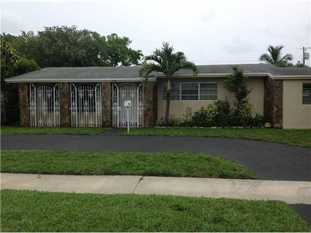 2215 N 42ND AV, Hollywood, FL 33021