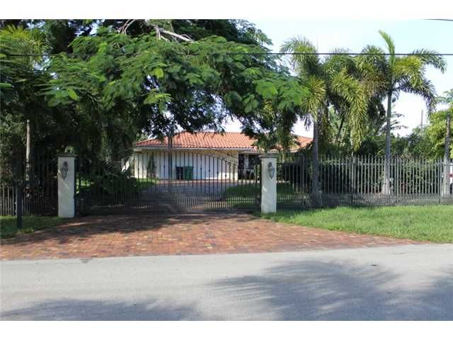 8365 SW 58 ST, Miami, FL 33143