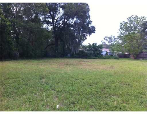 Grove W St, Tampa, FL 33614