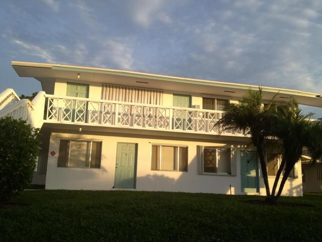 2290 Sunset Avenue #16, Lake Worth, FL 33461