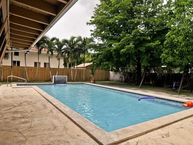 7236 SW 54 CT, Miami, FL 33143