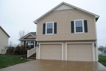 1367 SE Princeton Dr, Lees Summit, MO 64081