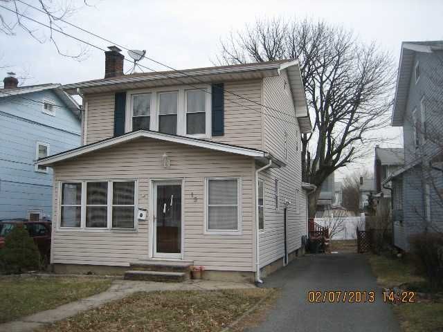 15 Rowe St, Bloomfield, NJ 07003