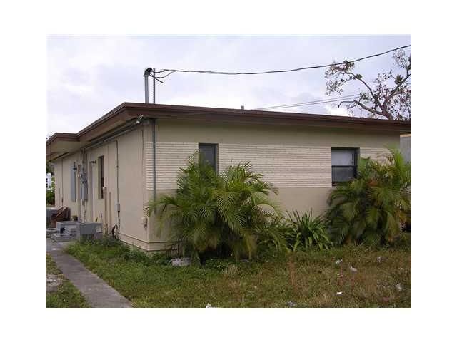 4725 15 CT, Miami, FL 33142