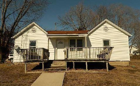 308 W 4th St, Holden, MO 64040