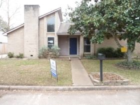 1914 Hollyoak Dr, Houston, TX 77084