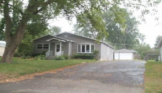 1216 Poplar St, Lake In The Hills, IL 60156