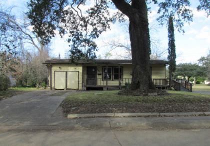 121 Camellia St, Lake Jackson, TX 77566