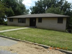 1016 Charlotte St, Concordia, MO 64020