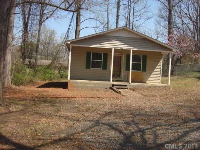 403 E Lee Ave, Bessemer City, NC 28016