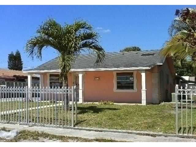 711 Ne 1st Pl, Hialeah, FL 33010