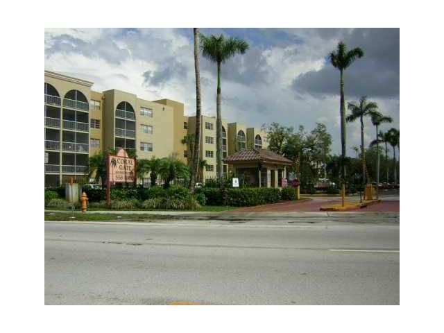 6980 NW 186 ST # 3-427, Hialeah, FL 33015