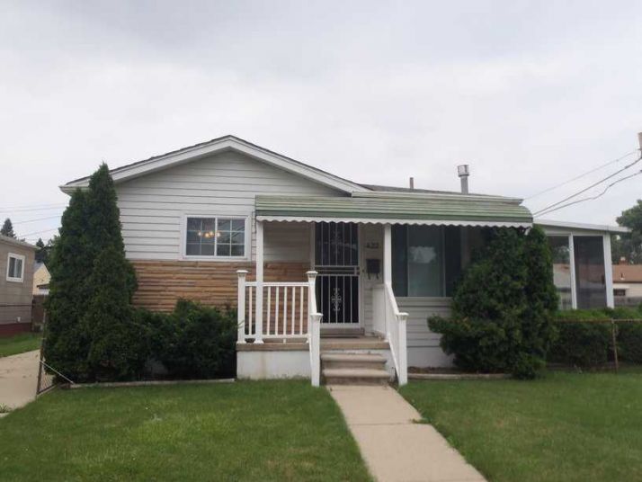 422 Farnham Ave, Lincoln Park, MI 48146