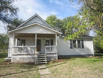 W Prairie St, Cameron, MO 64429