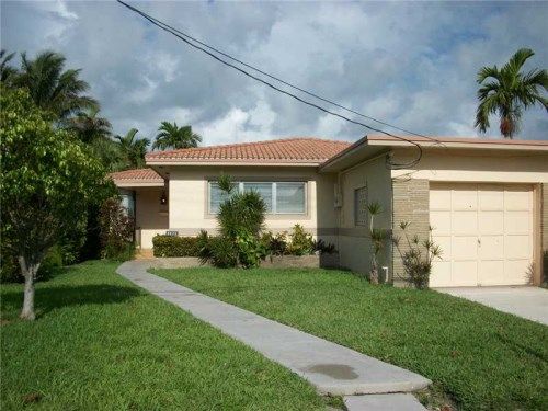 8826 EMERSON AV, Miami Beach, FL 33154