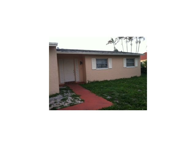 6911 SOUTHGATE BL, Pompano Beach, FL 33068