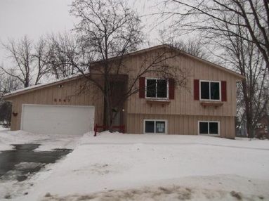 8547 Isle Ave S, Cottage Grove, MN 55016