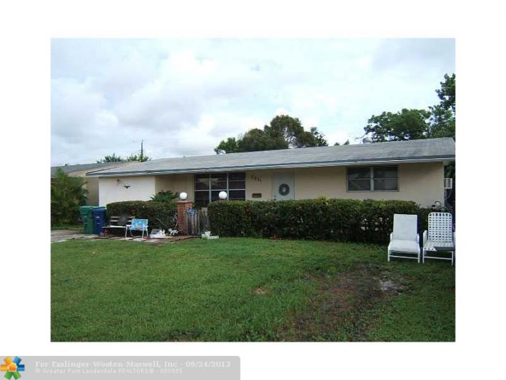 7821 MADEIRA ST, Hollywood, FL 33023