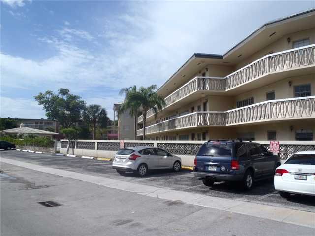 11855 Ne 19th Dr Apt 37, Miami, FL 33181