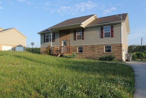 595 Joshua Dr, Dandridge, TN 37725