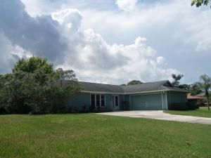 704 Sw Woodside Dr, Palm City, FL 34990