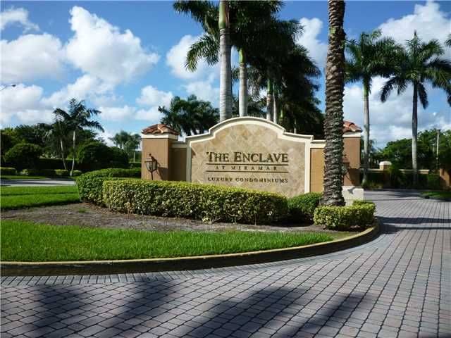 2071 RENAISSANCE BL # 105, Hollywood, FL 33025